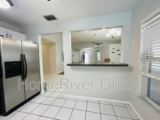 Foto del edificio - 10110 Cedar Dune Dr