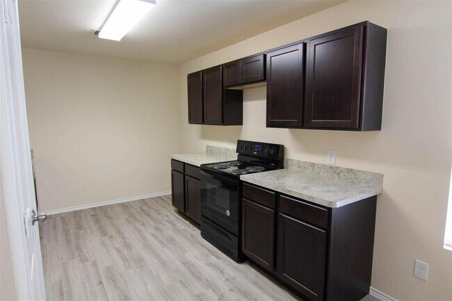 Building Photo - 352 Upper Creek Dr