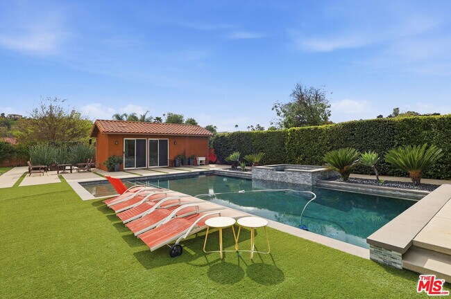 Foto del edificio - 9651 Sagebrush Ave