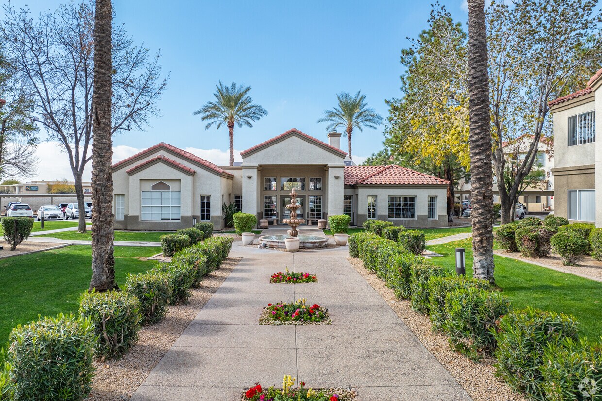 Primary Photo - The Place at Fountains at Sun City