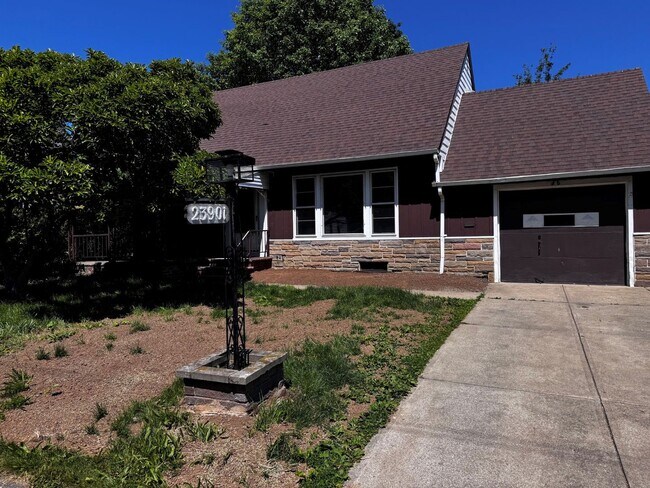 Foto del edificio - 23901 Puritan Ave