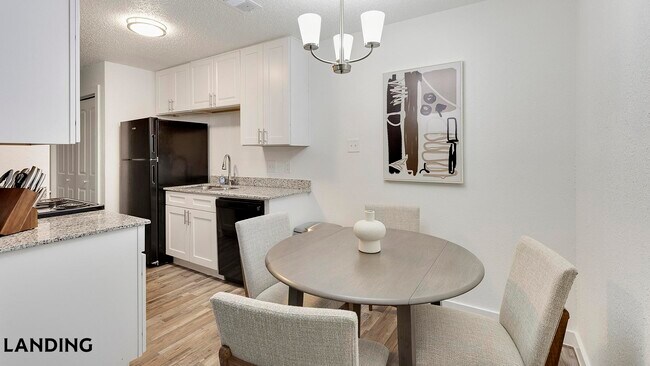 Foto del edificio - 1225 E Pleasant Run Rd