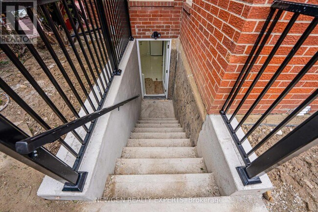 Photo du bâtiment - 3084 Spring Creek Crescent