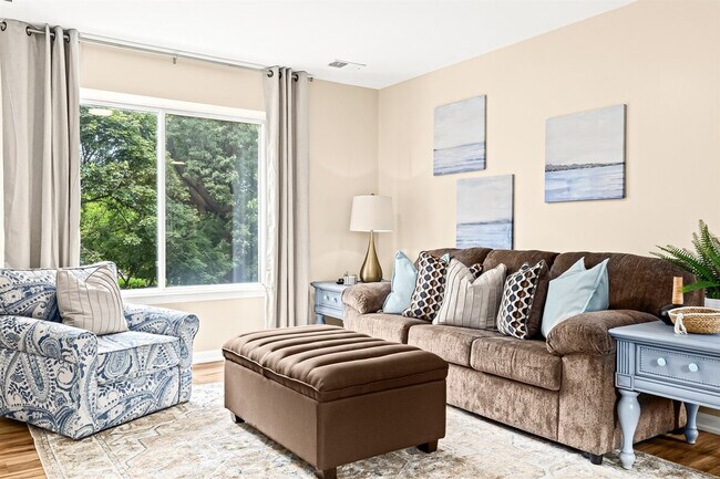 Foto del edificio - 18365 Sharon Ln