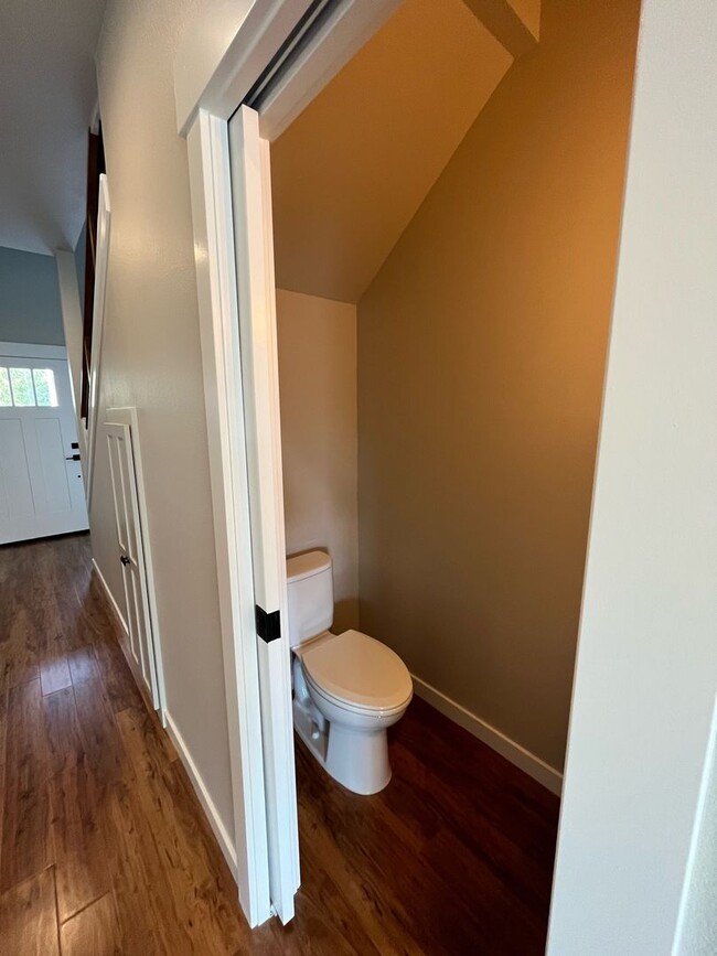 Building Photo - Harrison Street Townhome
