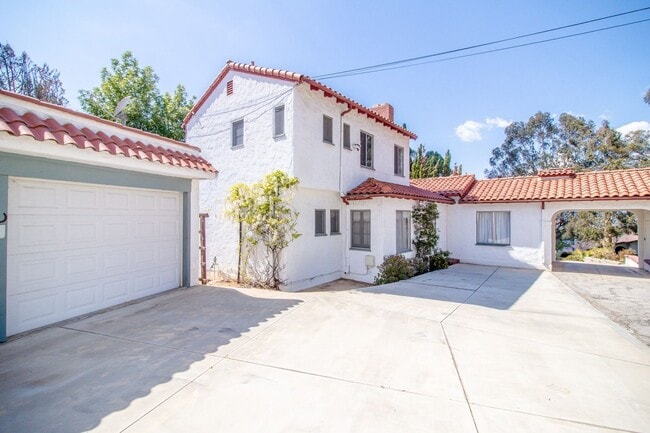 Building Photo - 1454 Pacific St