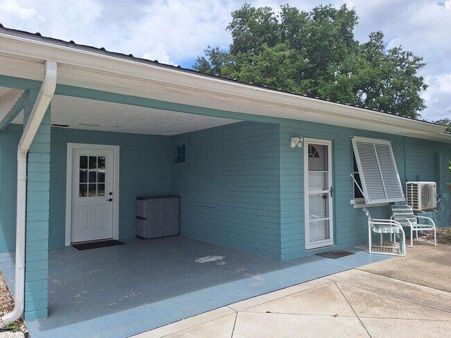 Foto del edificio - LOCATION LOCATION MAINLAND NEW SMYRNA BEACH!