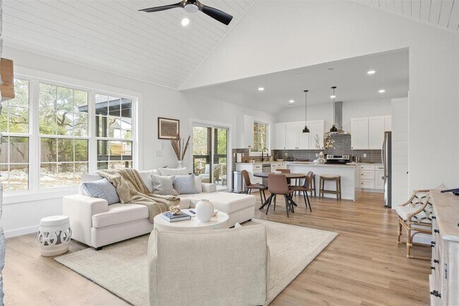 Foto del edificio - 22 Creekside Dr