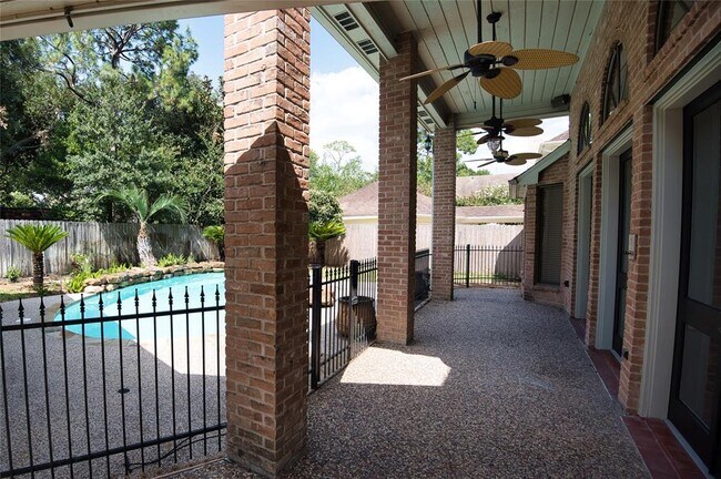 Building Photo - 15834 S Barkers Landing Rd