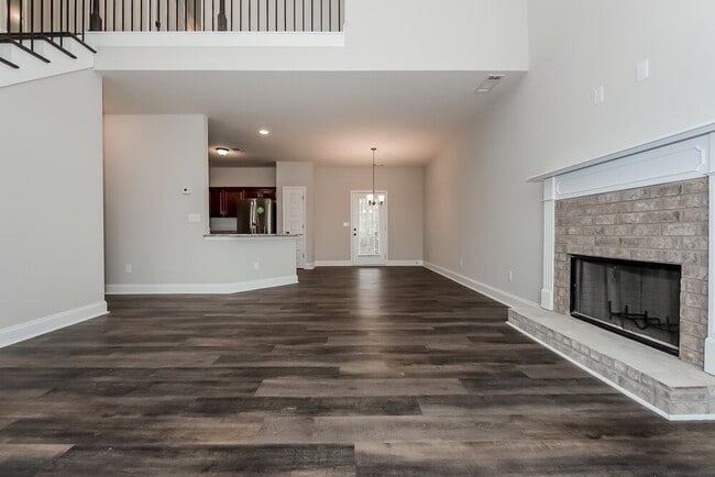 Building Photo - 1153 Pebble Ridge Dr