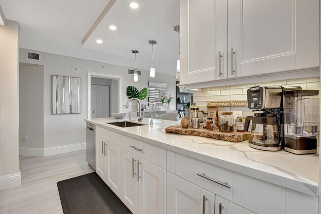 Foto del edificio - 3594 S Ocean Blvd