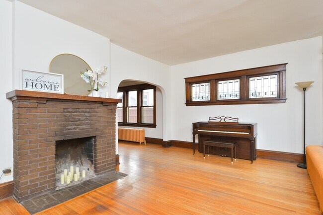 Living room/fire place 2 - 1677 Marshall Ave