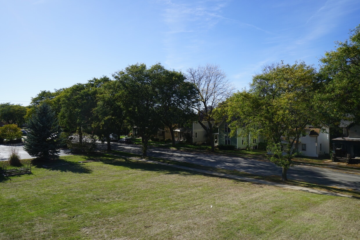 VIEW FROM DECK - 409 Hill St