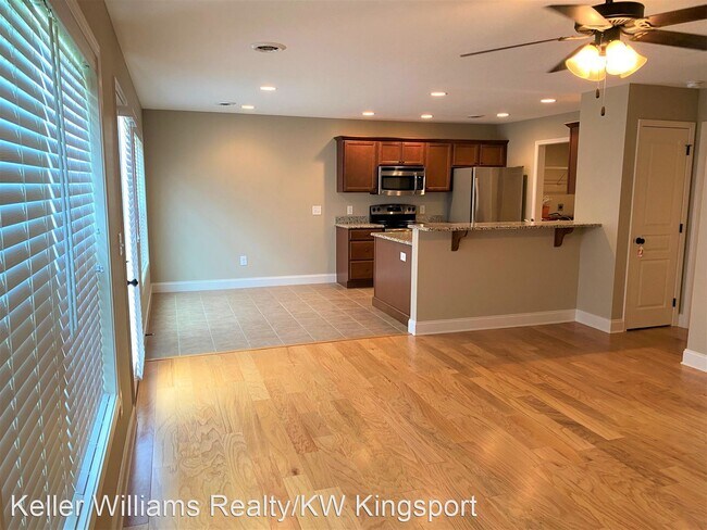 Building Photo - 3 br, 2.5 bath House - 1116 Cherry Ridge Dr