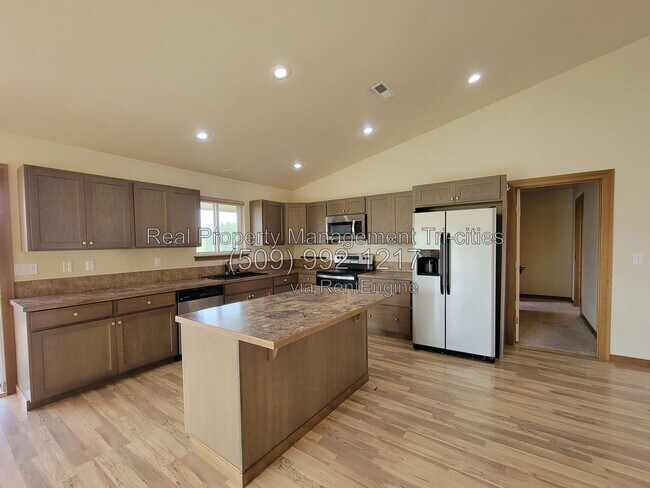 Foto del edificio - 689 Tanglewood Dr