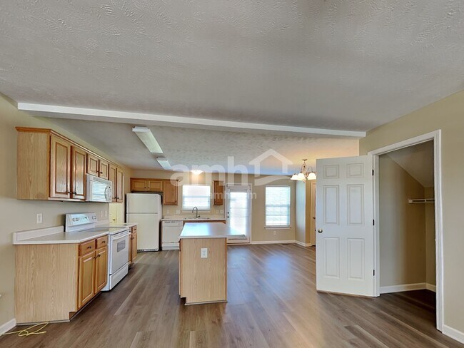 Foto del edificio - 4239 Turnberry Rd