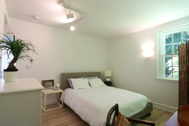 Foto del edificio - 126 Morningside Dr S