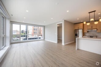 Building Photo - 2354 W Polk St