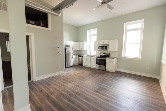 Building Photo - 2651 Buckius St