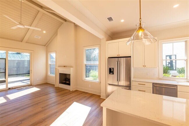 Building Photo - 133 Fifty oaks Ln