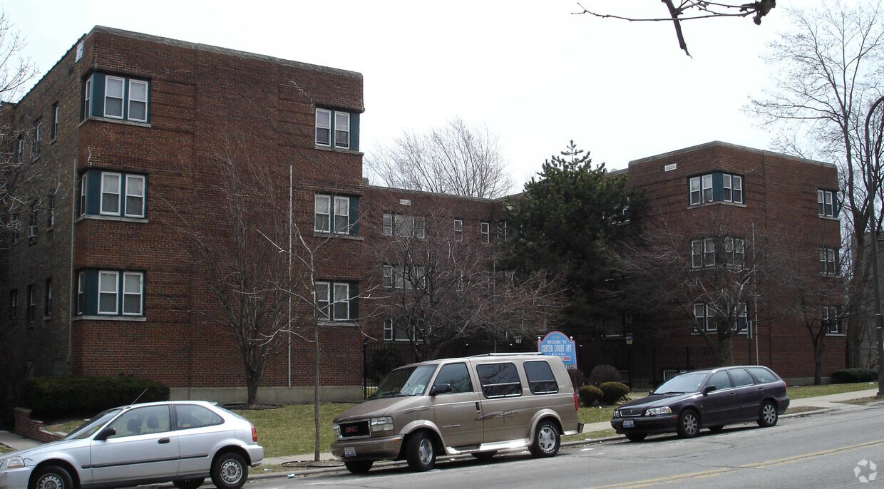 Primary Photo - Custer Court Apartments