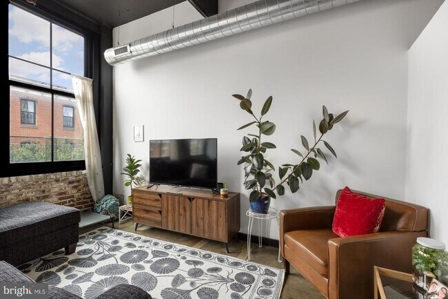 Foto del edificio - 1701 Tulip St