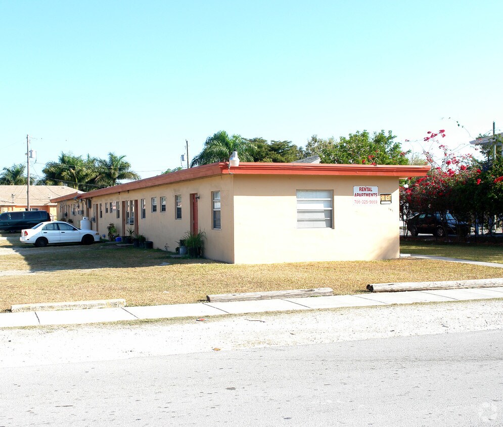 Foto principal - 161 NW 9th St