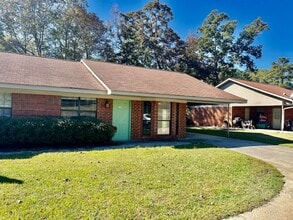 Building Photo - 131 Woods Rd NW