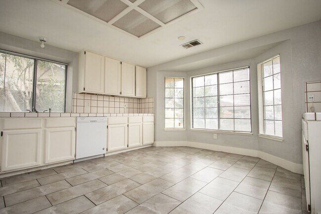 Foto del edificio - Coming Soon!! Cozy 3-Bedroom, 2-Bath Home in Modesto