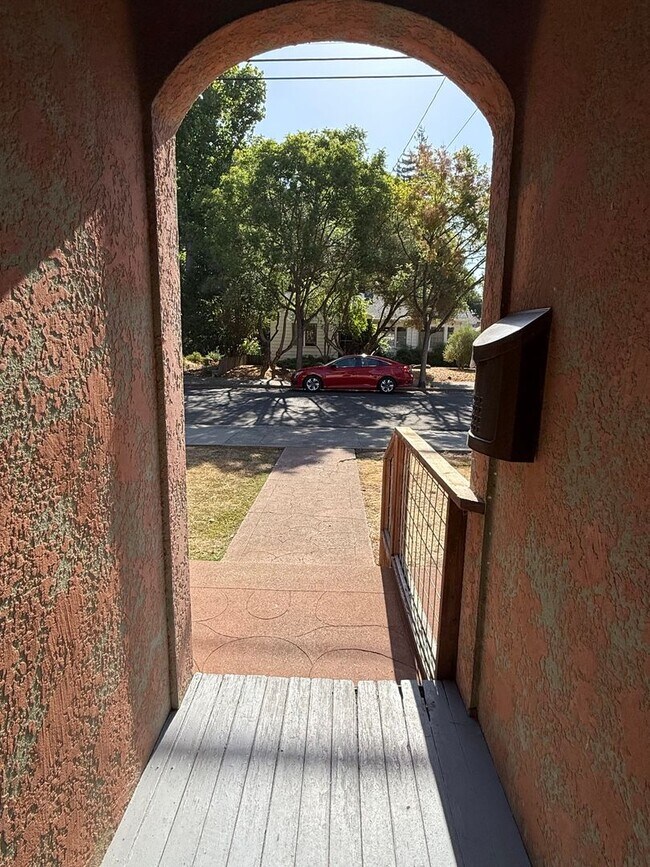 Foto del edificio - 2 bedroom/ 1 bathroom Home for Rent in Santa Rosa