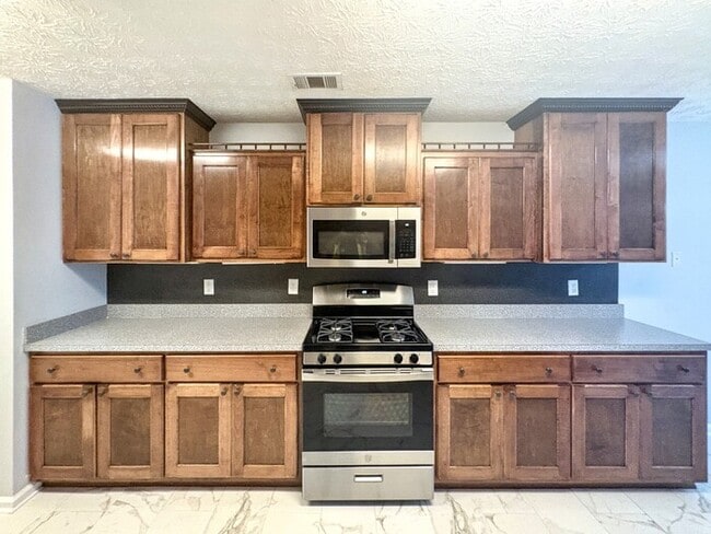 Building Photo - 2045 Parador Bend