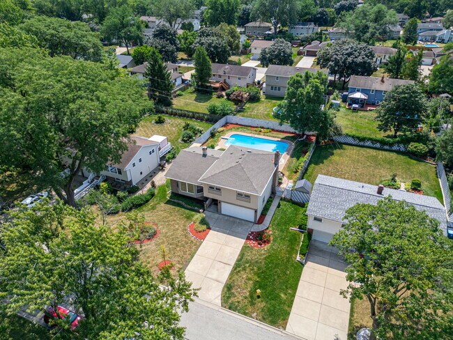 Foto del edificio - 1105 E Alder Ln