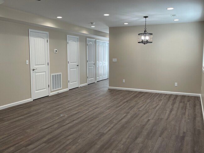 Foto del edificio - 713 Adkins St