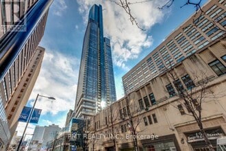 Building Photo - 386 Yonge St