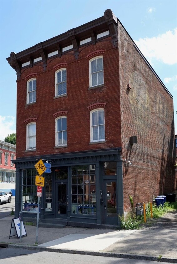 Primary Photo - 65 Broadway