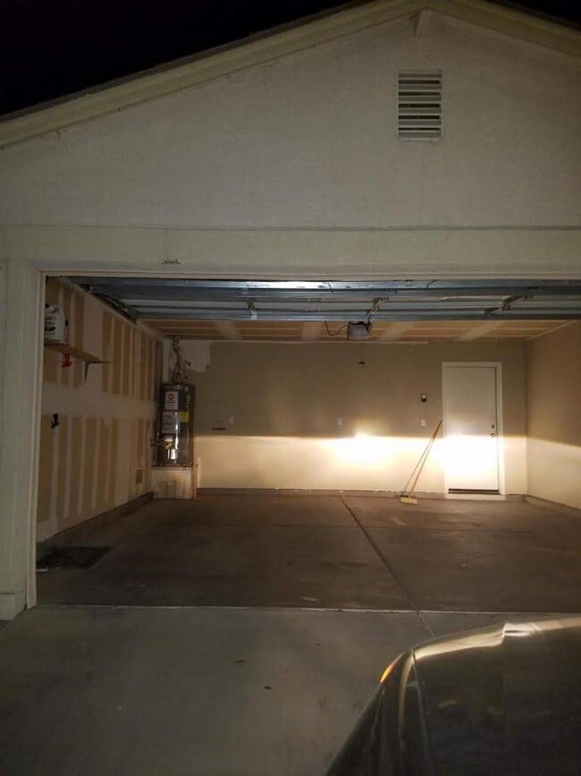 Foto del edificio - 916 W Carter Rd