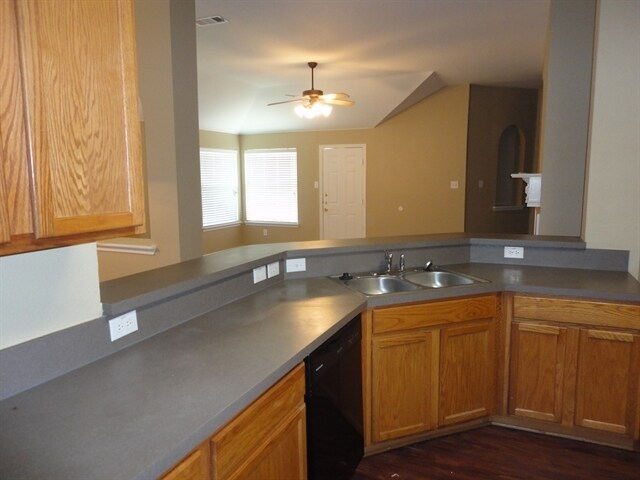 Foto del edificio - 313 Flowering Plum Ln