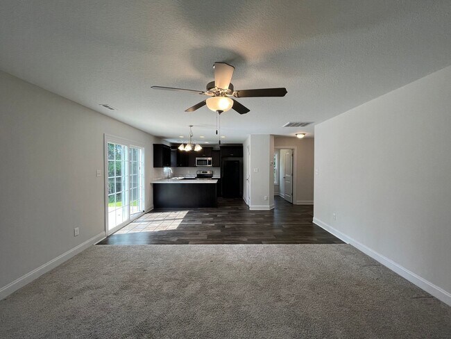 Foto del edificio - Welcome to Sterling Farms!