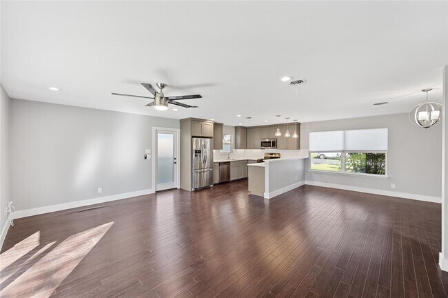 Foto del edificio - 1305 Glenwood Dr