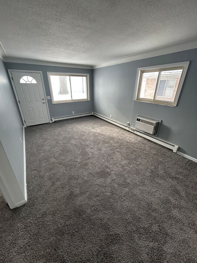 Foto del edificio - 2543 Pickle Rd