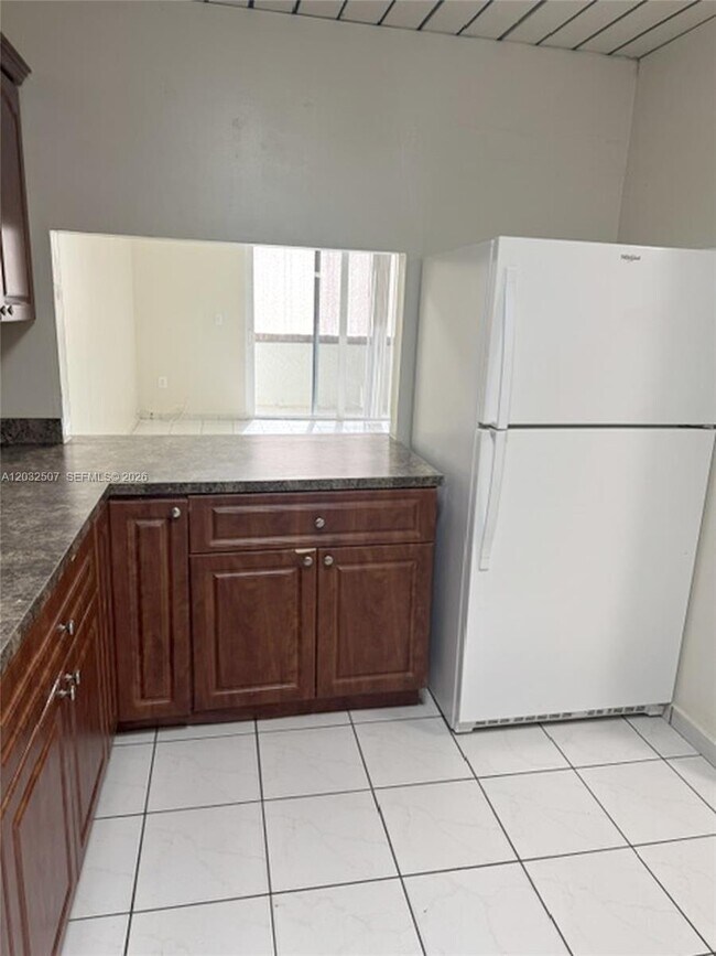 Foto del edificio - 10000 NW 80th Ct