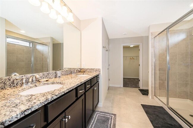 Foto del edificio - 5505 Misty Oak Cir