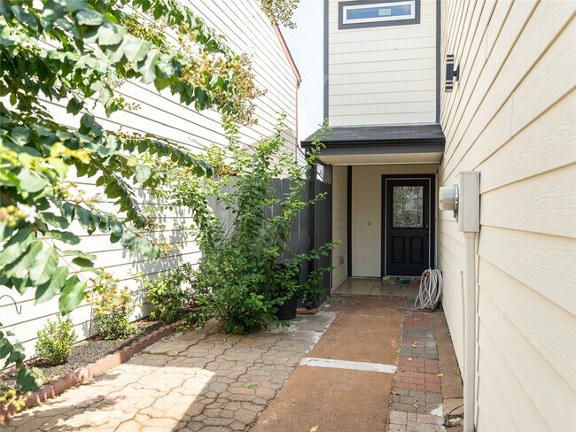 Foto del edificio - 10254 Valleywood Dr