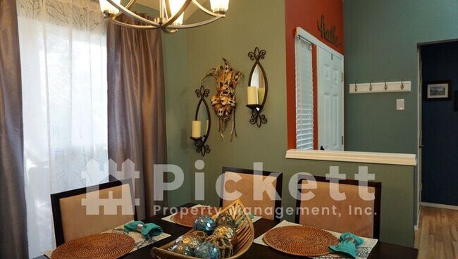 Foto del edificio - Adorable 2 Bedroom Silverdale Townhome