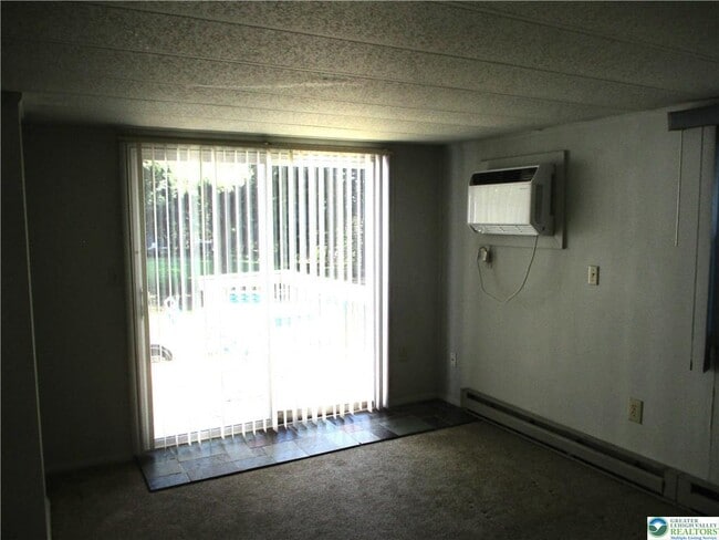 Building Photo - 713 Engler Rd