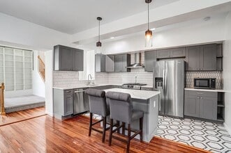 Building Photo - 645 Girard St NE