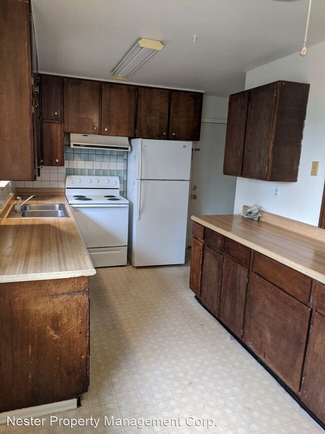 Building Photo - 4 br, 2 bath House - 112 Judson St.