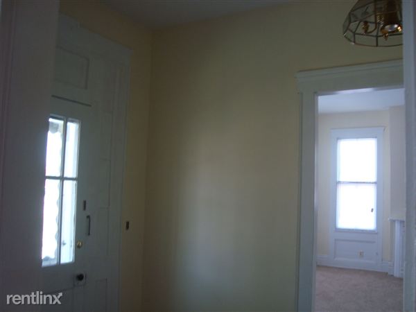 Building Photo - 942 Clarks Ln