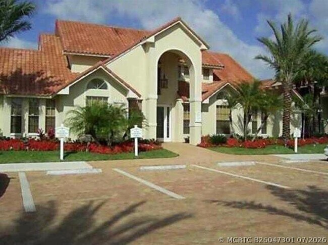 Building Photo - 1225 SW 46th Ave