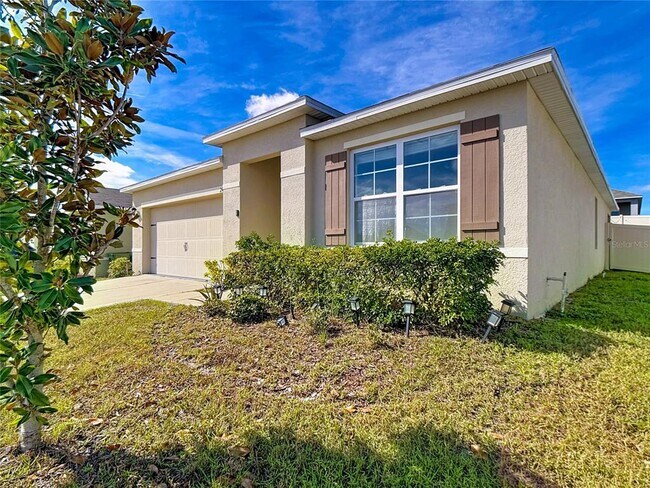 Foto del edificio - 241 Meadowbrook Blvd